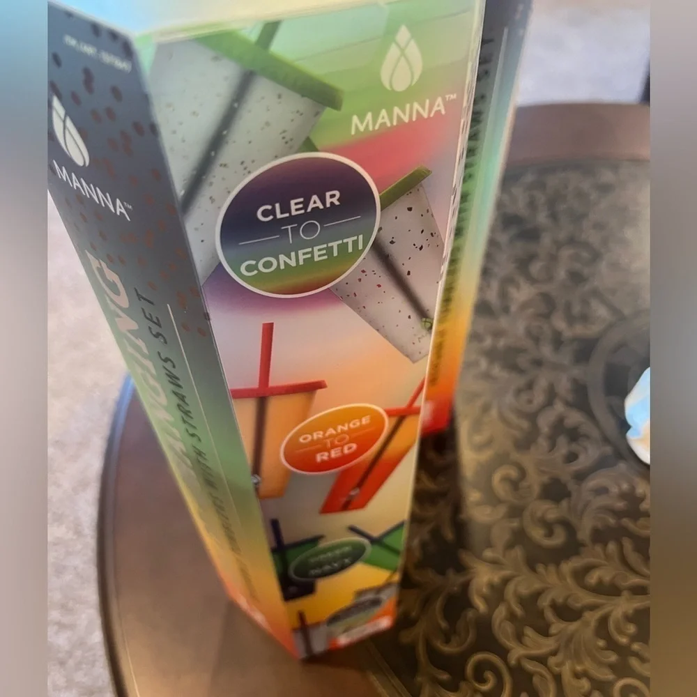 NWT Manna Color-Changing Tumblers with Straws
